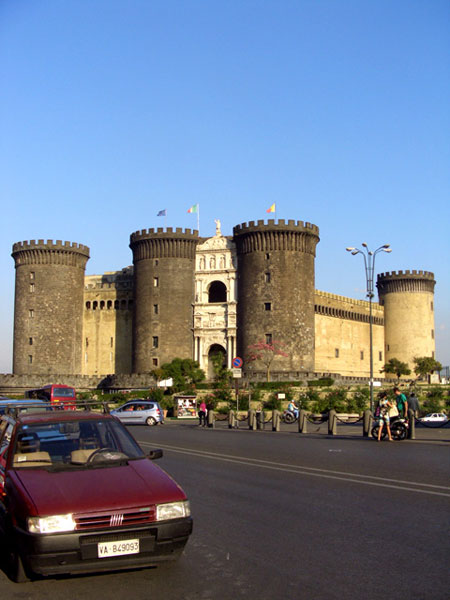 Глазами очевидцев: замок Маскио Анджиоино. Туры в Италию - Вся Италия, Неаполь