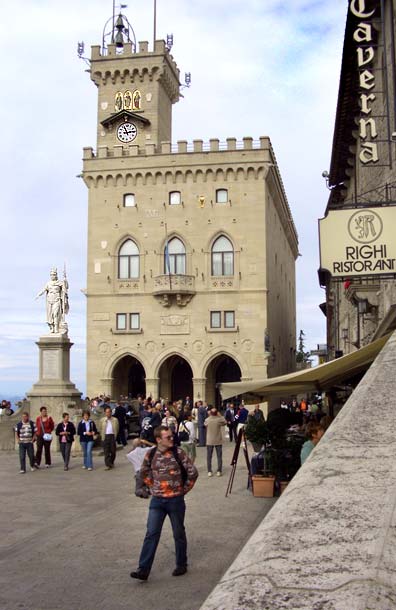 Глазами очевидцев: Дворец правительства. Туры в Италию - Вся Италия, Сан-Марино